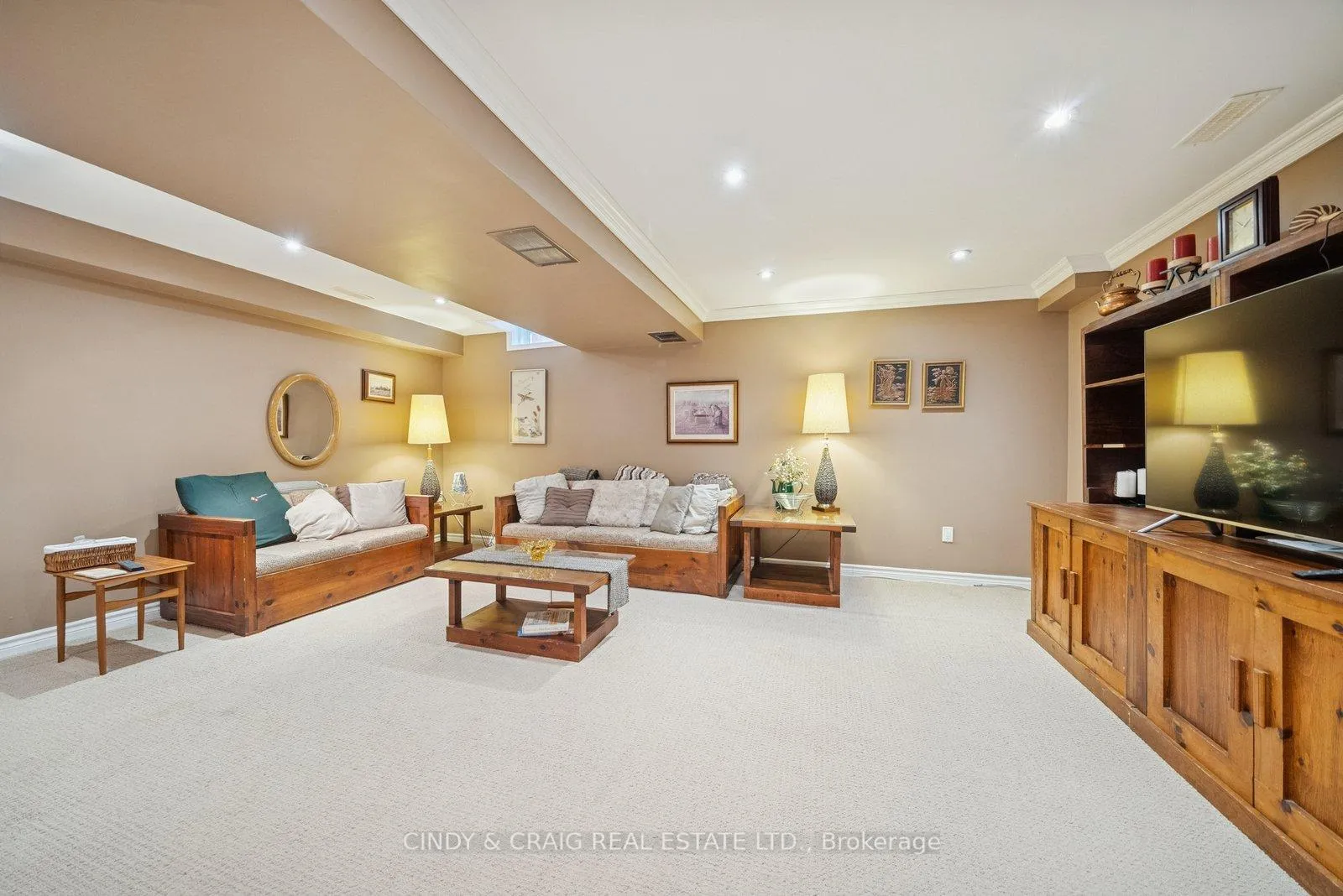 Photo 10 of 134 Richfield Square, Clarington, Courtice — HOMEH