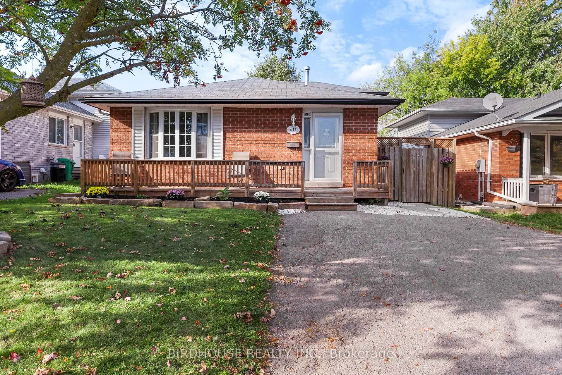 Photo 2 of 441 Crystal Drive, Peterborough, Ashburnham Ward 4 — HOMEH
