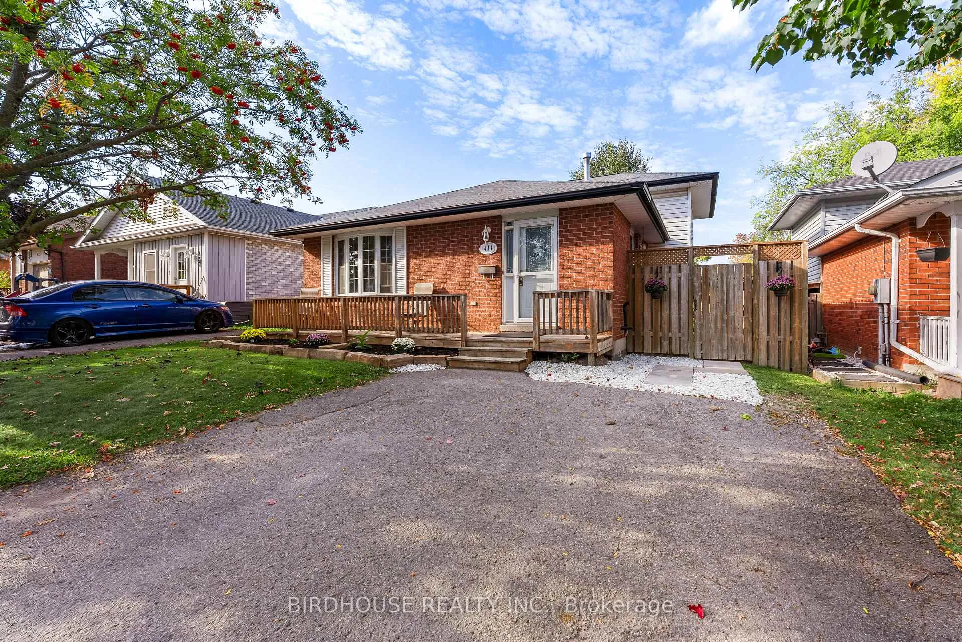 Photo 3 of 441 Crystal Drive, Peterborough, Ashburnham Ward 4 — HOMEH