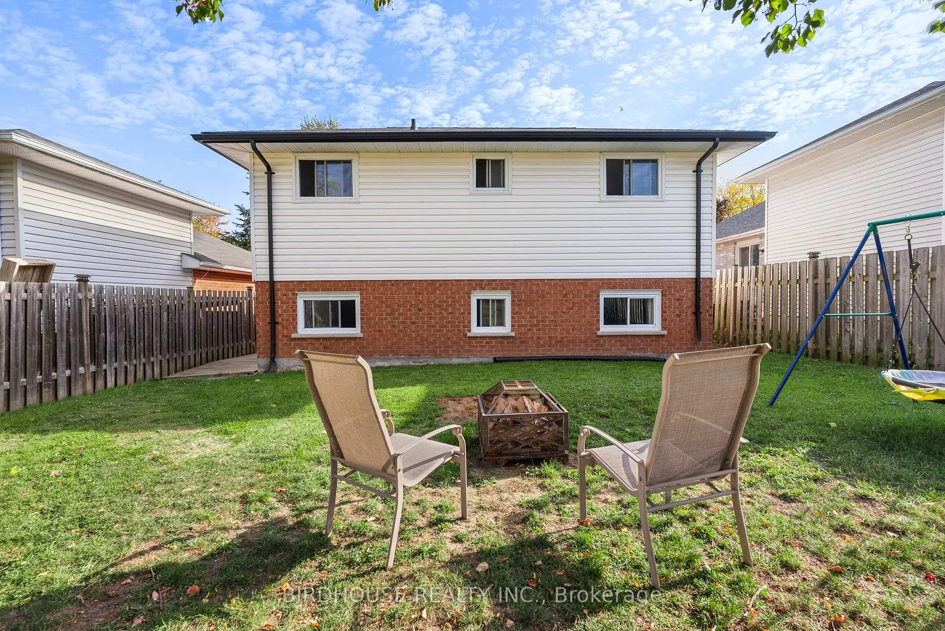 Photo 6 of 441 Crystal Drive, Peterborough, Ashburnham Ward 4 — HOMEH