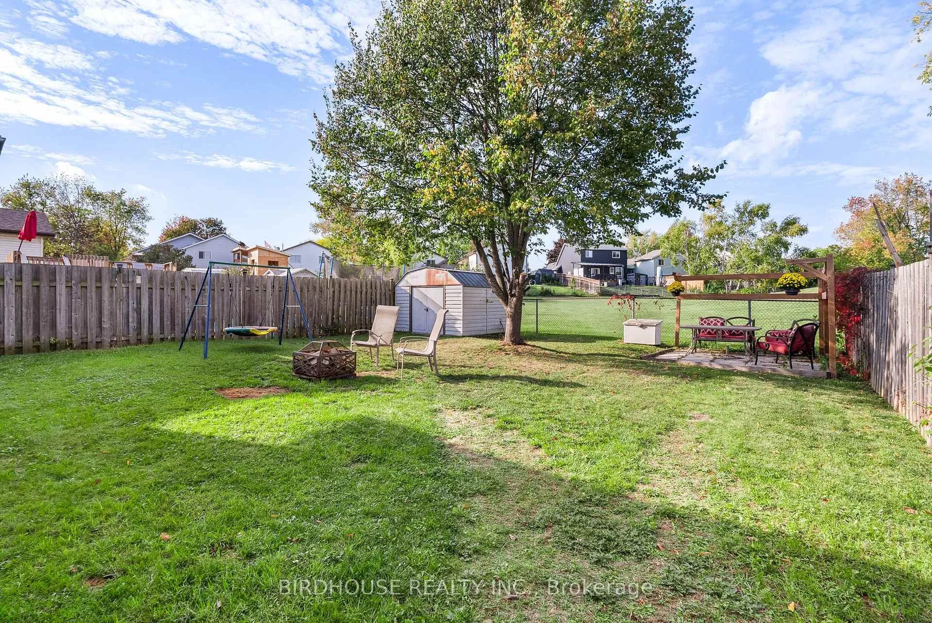 Photo 8 of 441 Crystal Drive, Peterborough, Ashburnham Ward 4 — HOMEH