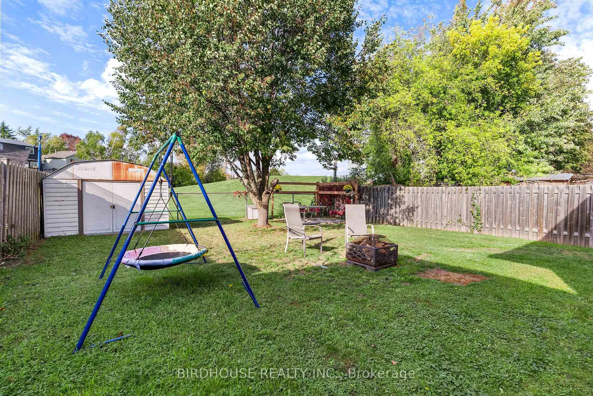 Photo 9 of 441 Crystal Drive, Peterborough, Ashburnham Ward 4 — HOMEH
