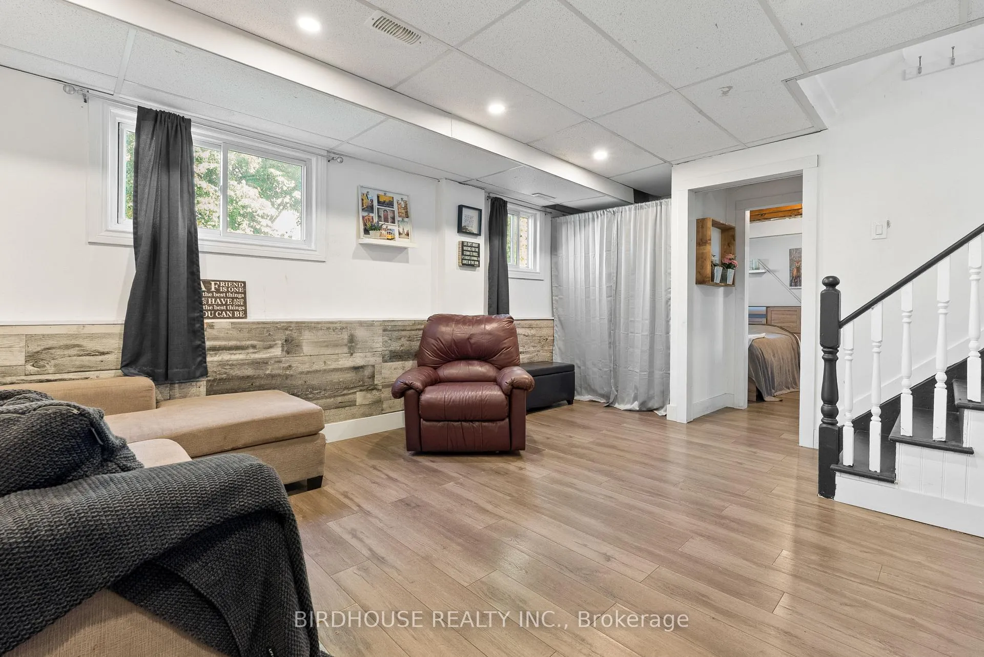 Photo 23 of 441 Crystal Drive, Peterborough, Ashburnham Ward 4 — HOMEH