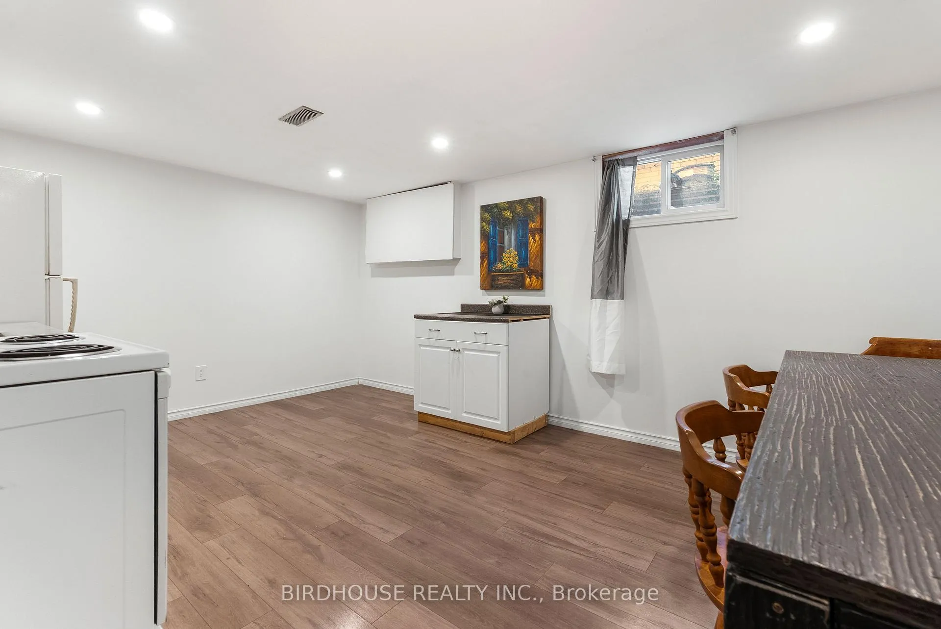 Photo 25 of 441 Crystal Drive, Peterborough, Ashburnham Ward 4 — HOMEH