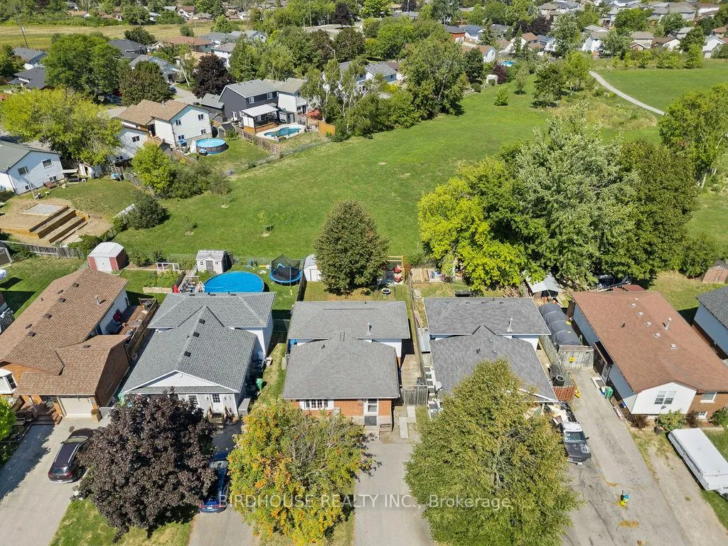 Photo 34 of 441 Crystal Drive, Peterborough, Ashburnham Ward 4 — HOMEH