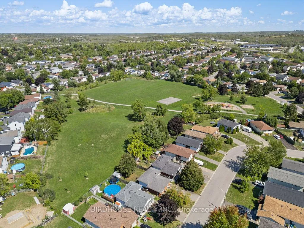 Photo 37 of 441 Crystal Drive, Peterborough, Ashburnham Ward 4 — HOMEH