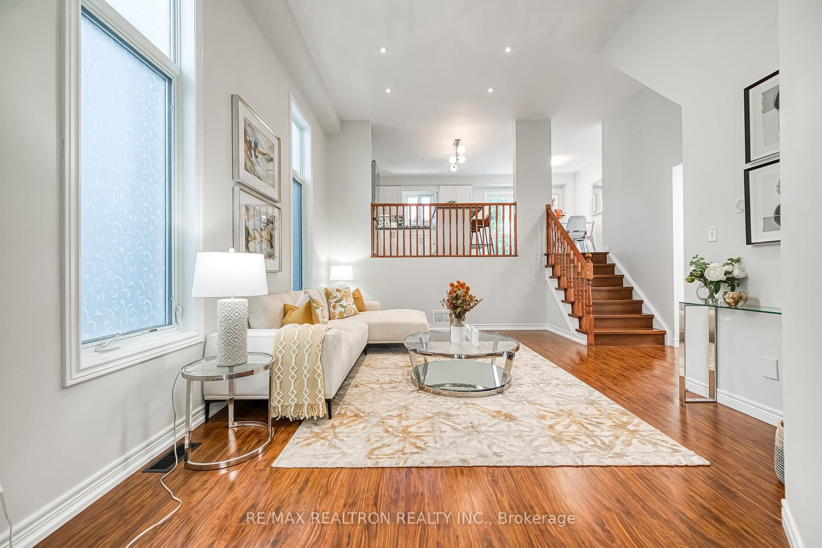 Photo 4 of 634 Violet St, Waterloo, Columbia Forest — HOMEH