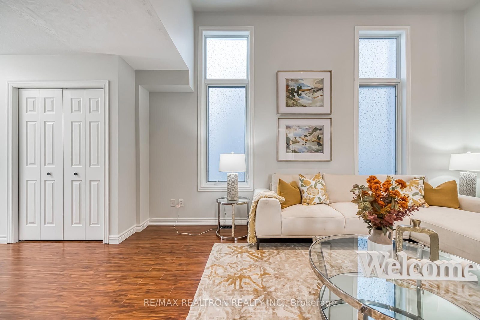Photo 5 of 634 Violet St, Waterloo, Columbia Forest — HOMEH