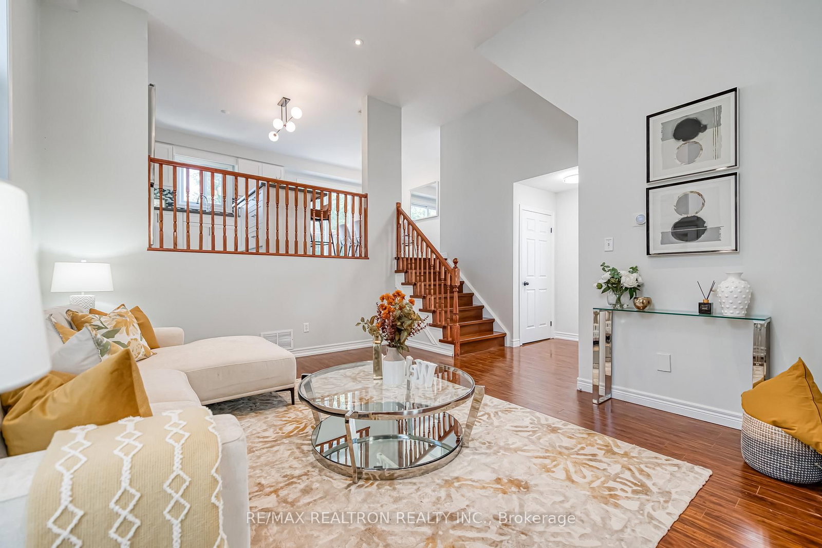 Photo 6 of 634 Violet St, Waterloo, Columbia Forest — HOMEH