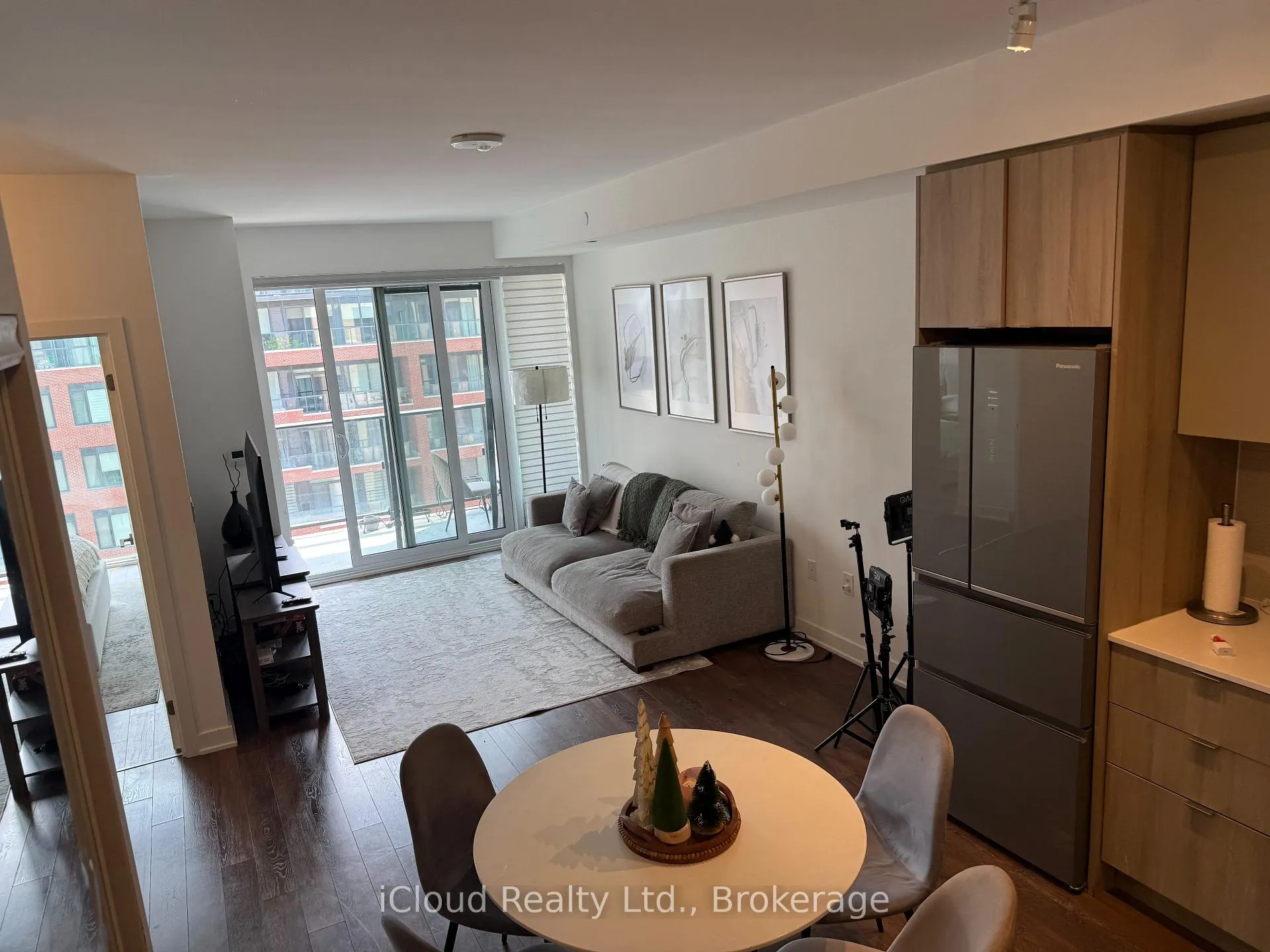 Photo 1 of Unit 906, 100 Eagle Rock Way, Vaughan, Rural Vaughan — HOMEH