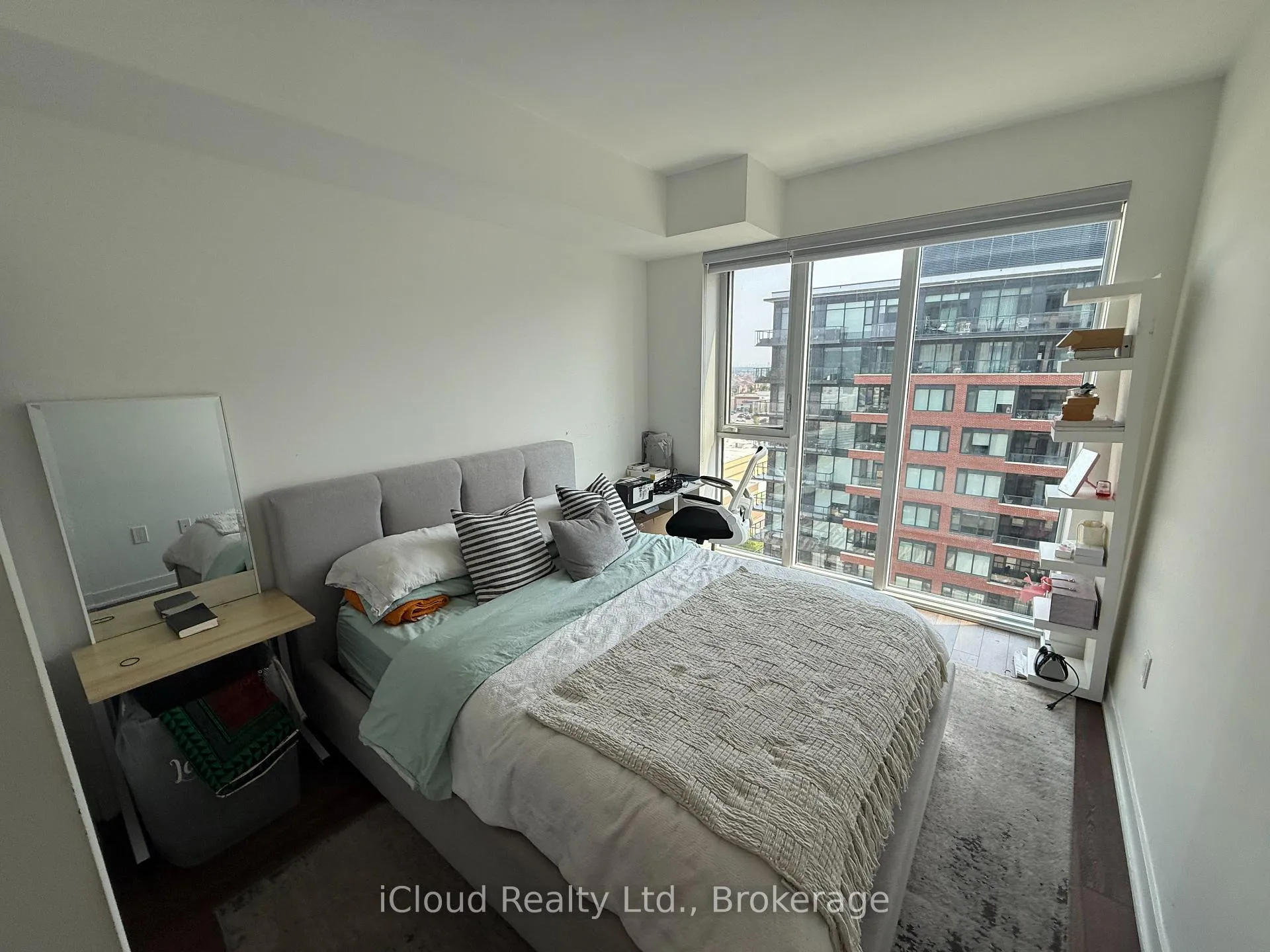 Photo 5 of Unit 906, 100 Eagle Rock Way, Vaughan, Rural Vaughan — HOMEH