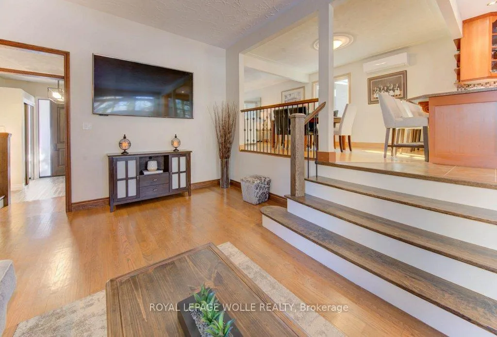 Photo 10 of 67 Inwood Crescent, Kitchener — HOMEH