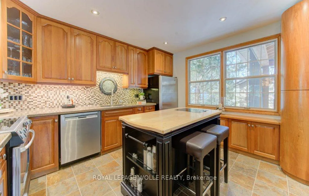 Photo 12 of 67 Inwood Crescent, Kitchener — HOMEH