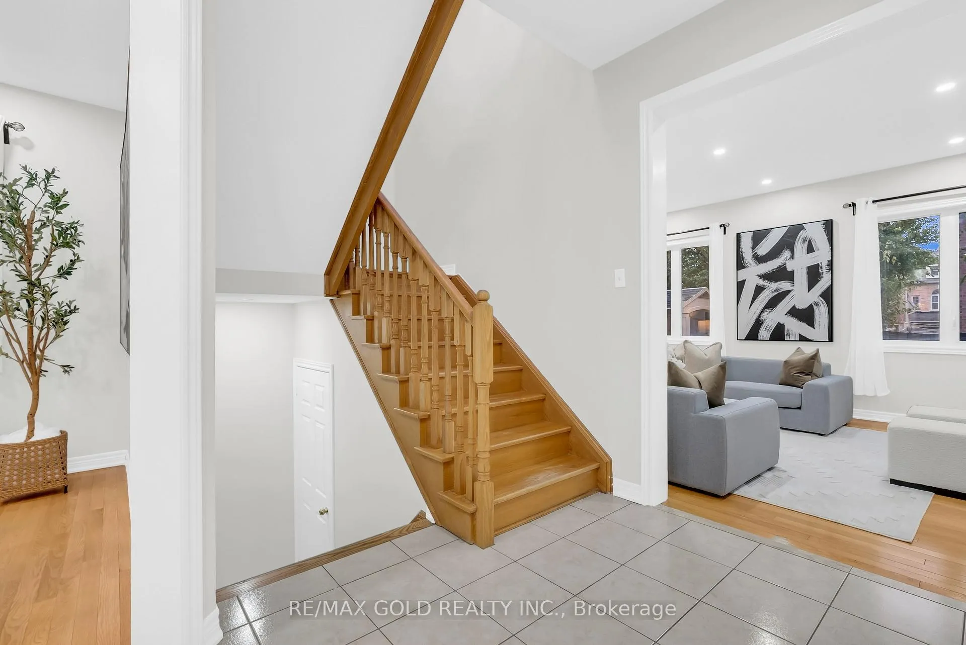 Photo 22 of 262 Swindale Drive, Milton, Scott — HOMEH