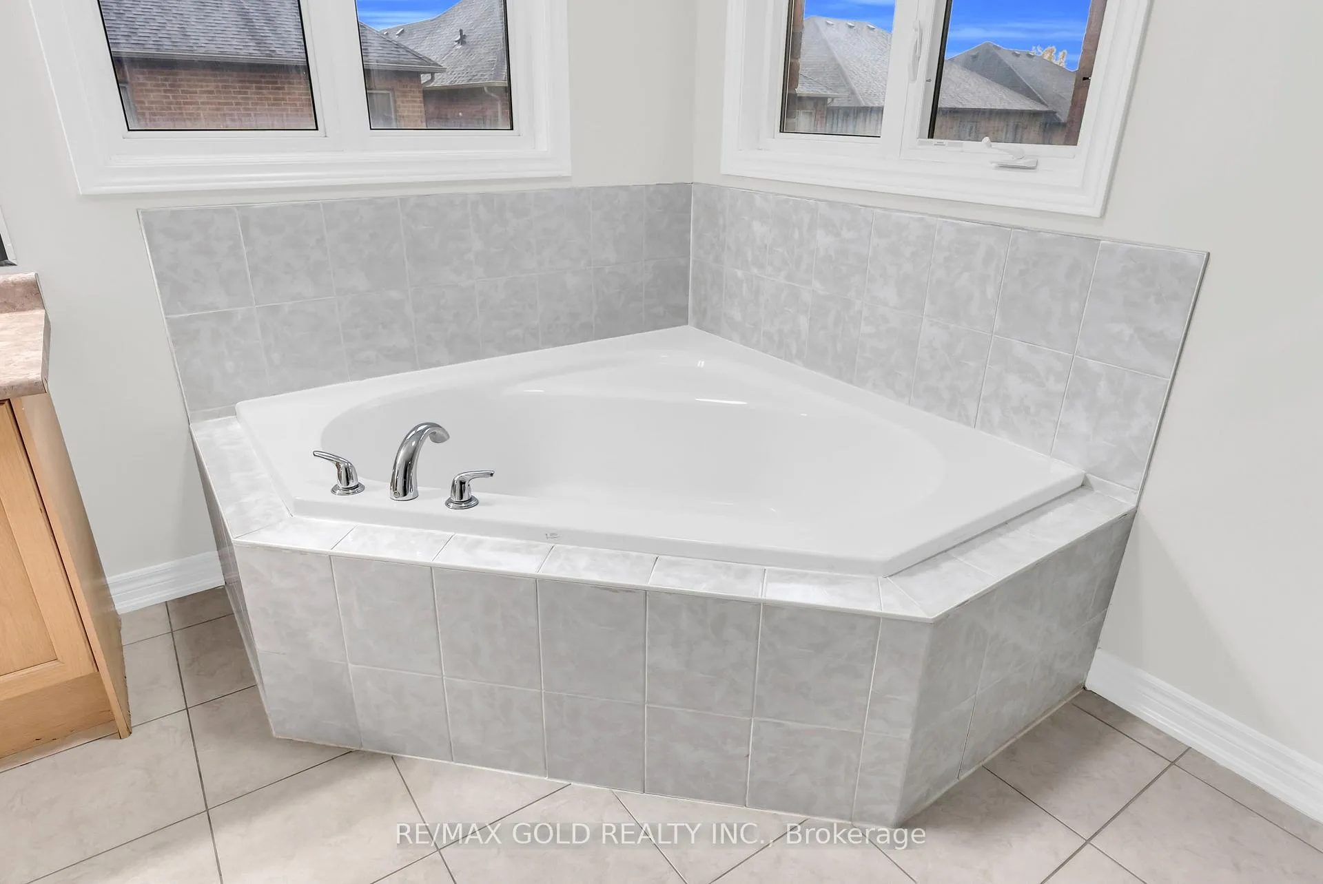 Photo 31 of 262 Swindale Drive, Milton, Scott — HOMEH