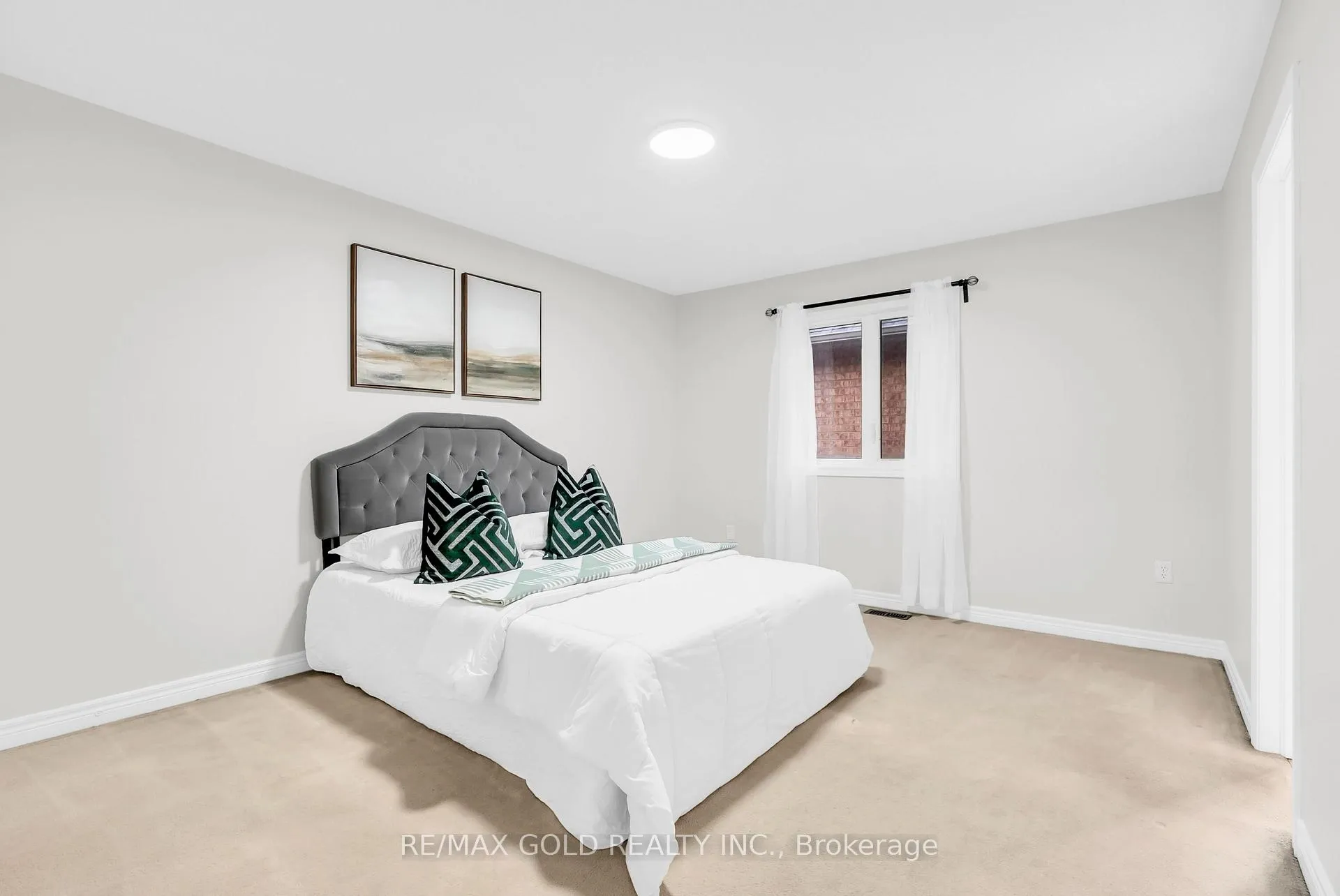 Photo 32 of 262 Swindale Drive, Milton, Scott — HOMEH