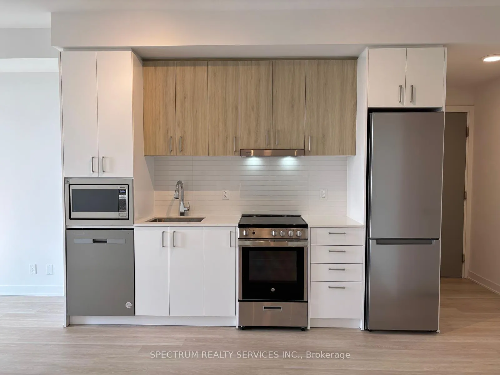 Photo 5 of Unit 3306, 30 Upper Mall Way, Vaughan, Brownridge — HOMEH