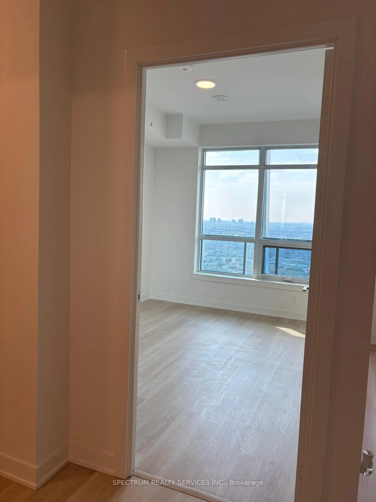 Photo 8 of Unit 3306, 30 Upper Mall Way, Vaughan, Brownridge — HOMEH