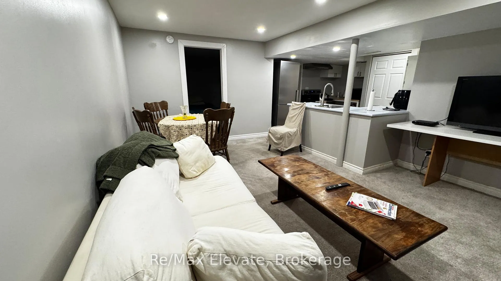 Photo 6 of 1226 Canborough Crescent, Pickering, Liverpool — HOMEH