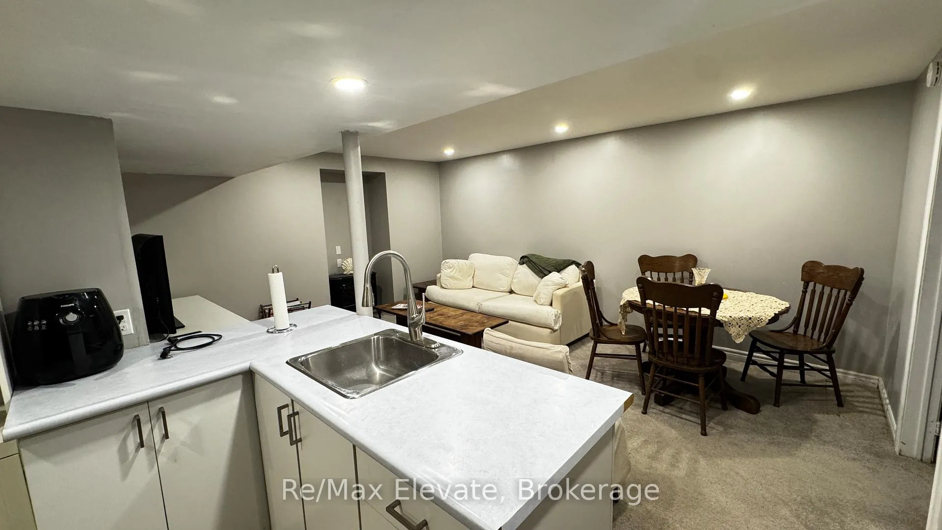 Photo 10 of 1226 Canborough Crescent, Pickering, Liverpool — HOMEH