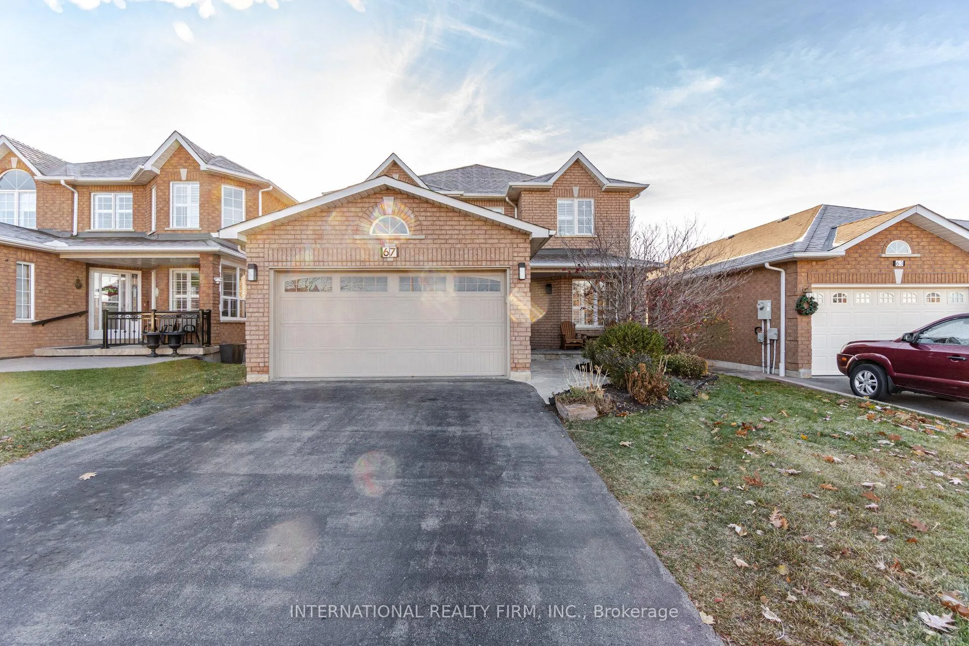 Photo 2 of 67 Rosanna Crescent, Vaughan, Maple — HOMEH