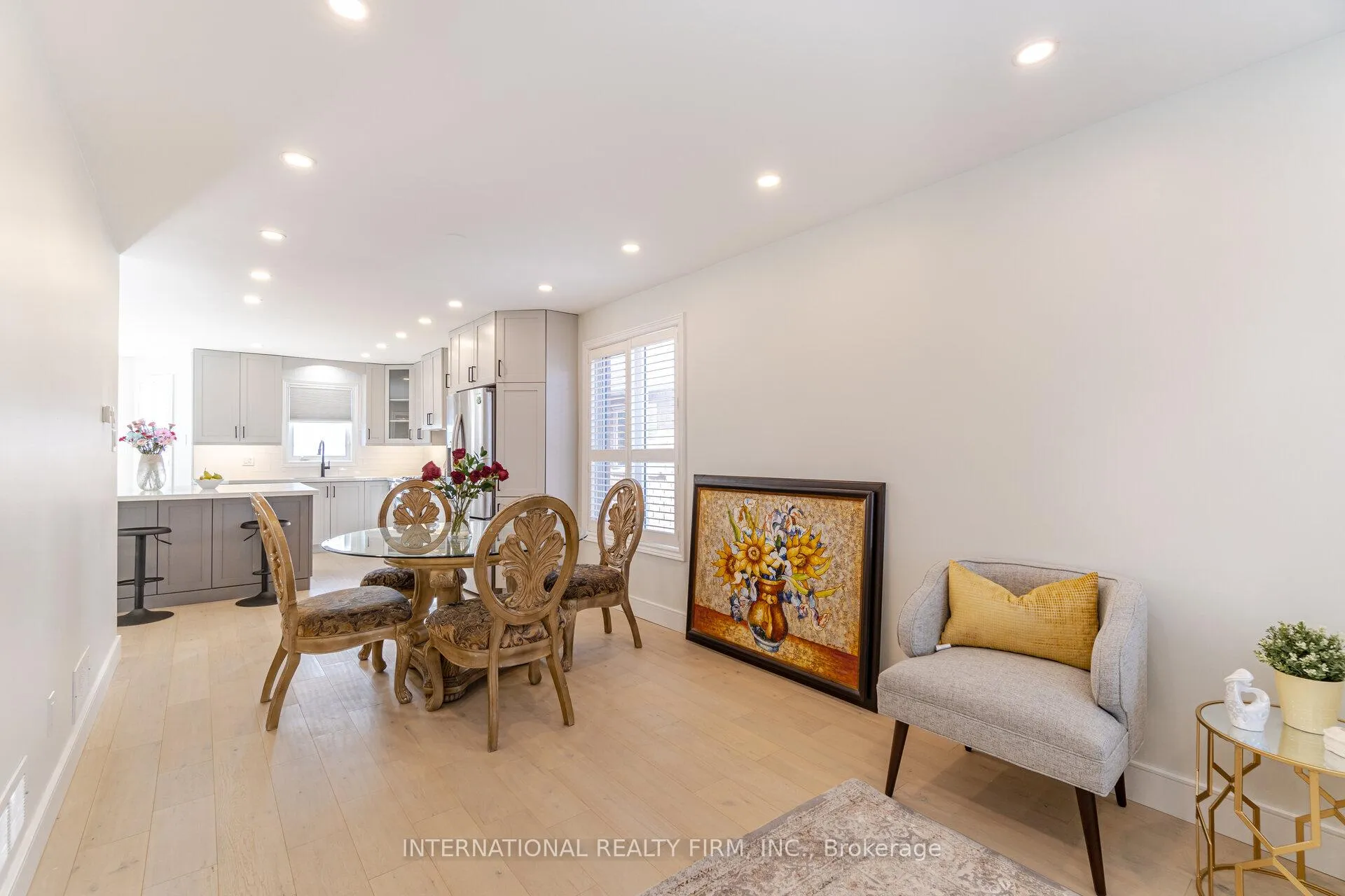 Photo 5 of 67 Rosanna Crescent, Vaughan, Maple — HOMEH