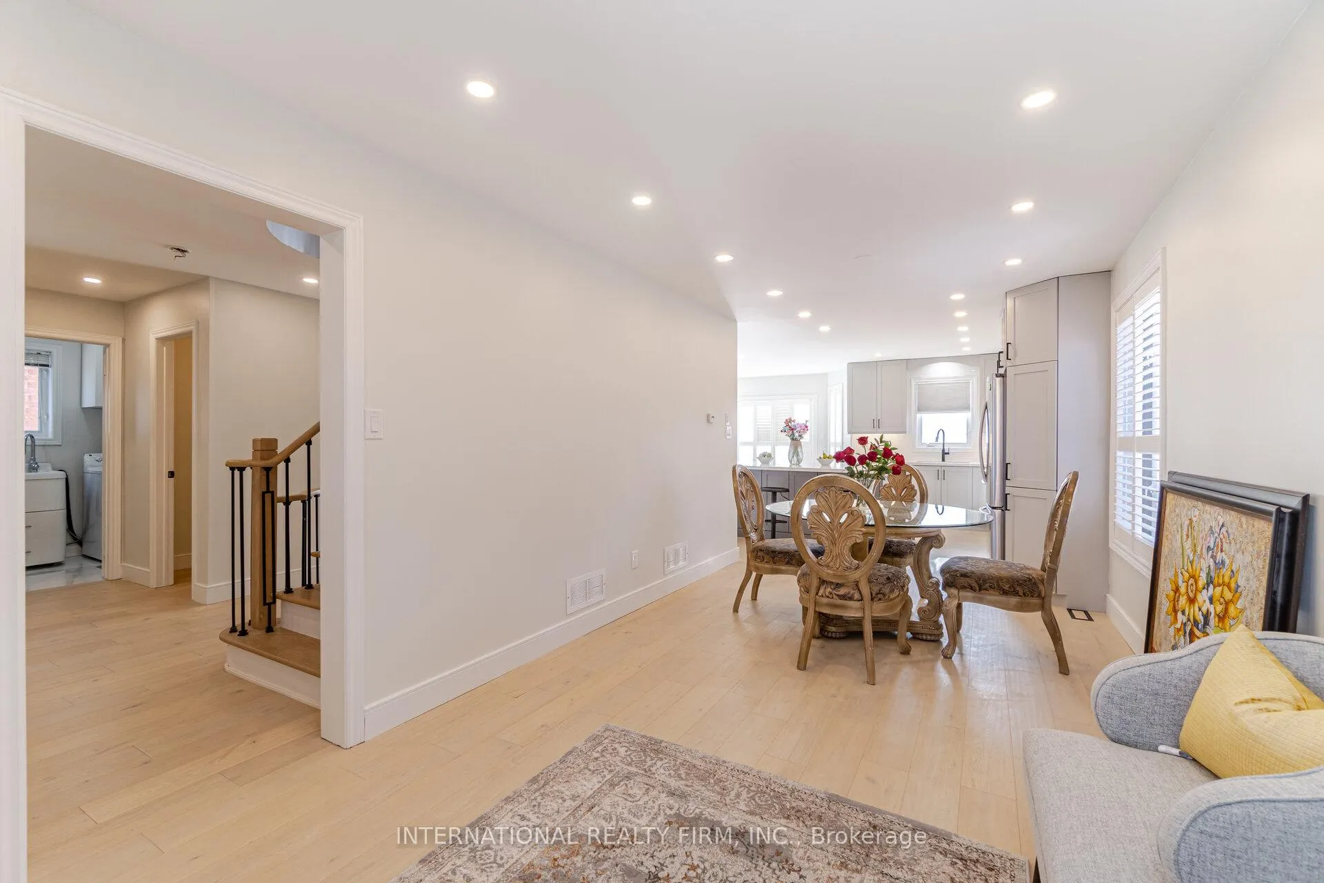 Photo 6 of 67 Rosanna Crescent, Vaughan, Maple — HOMEH