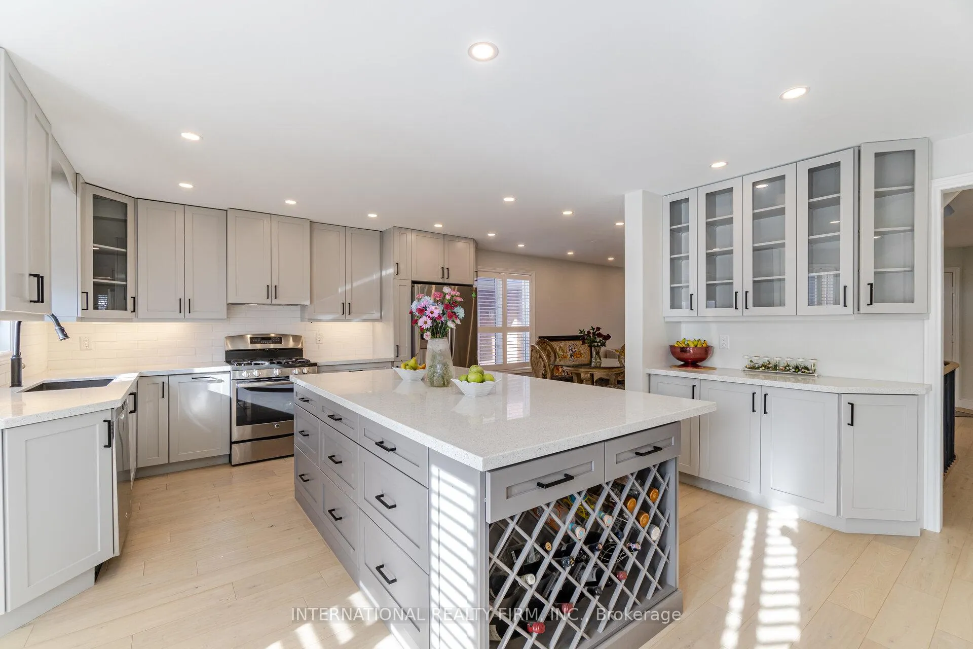 Photo 8 of 67 Rosanna Crescent, Vaughan, Maple — HOMEH