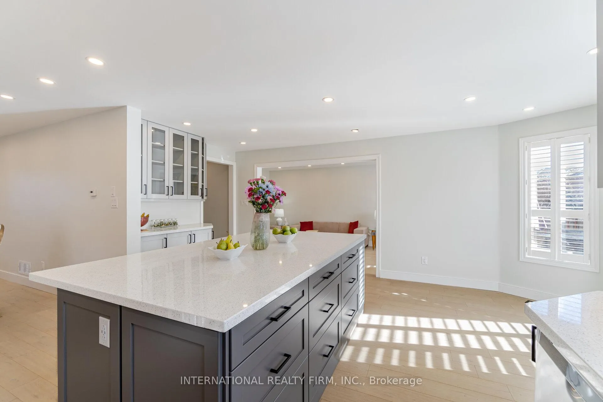 Photo 9 of 67 Rosanna Crescent, Vaughan, Maple — HOMEH