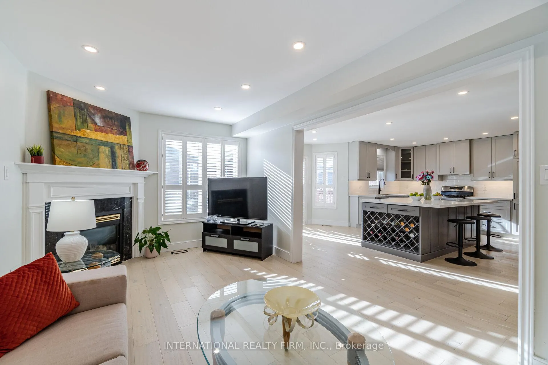 Photo 13 of 67 Rosanna Crescent, Vaughan, Maple — HOMEH