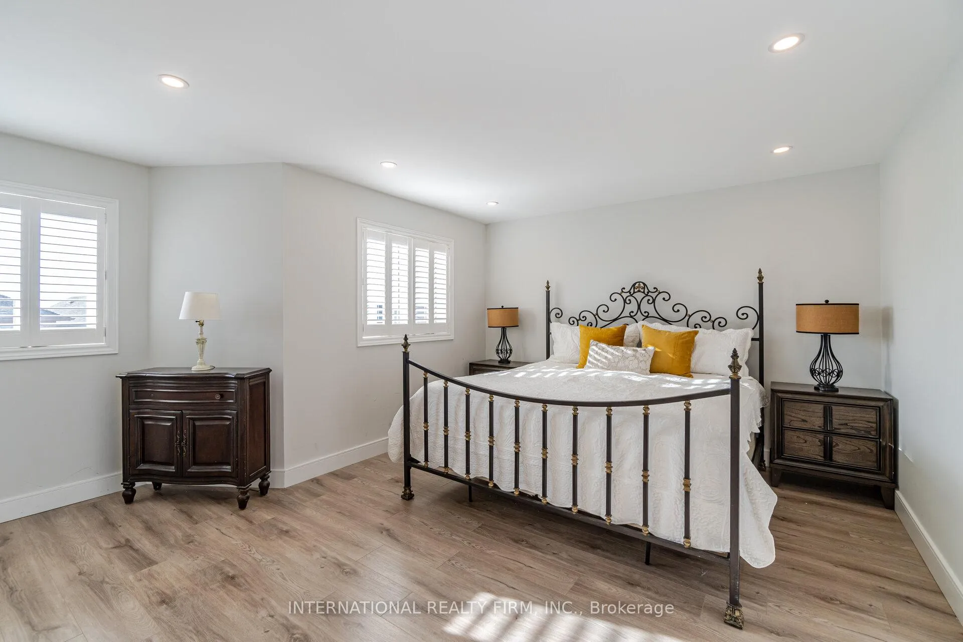Photo 21 of 67 Rosanna Crescent, Vaughan, Maple — HOMEH