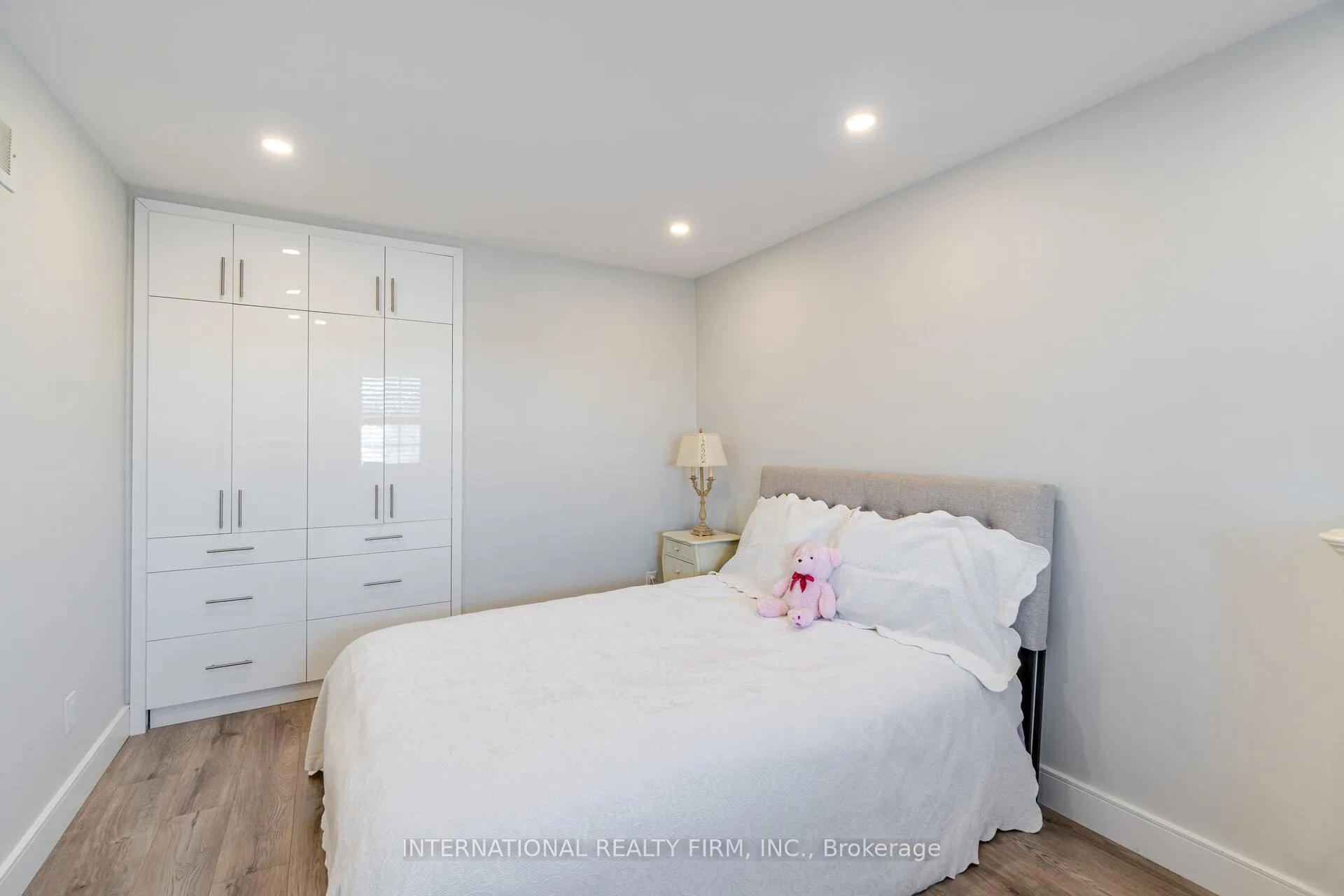 Photo 33 of 67 Rosanna Crescent, Vaughan, Maple — HOMEH