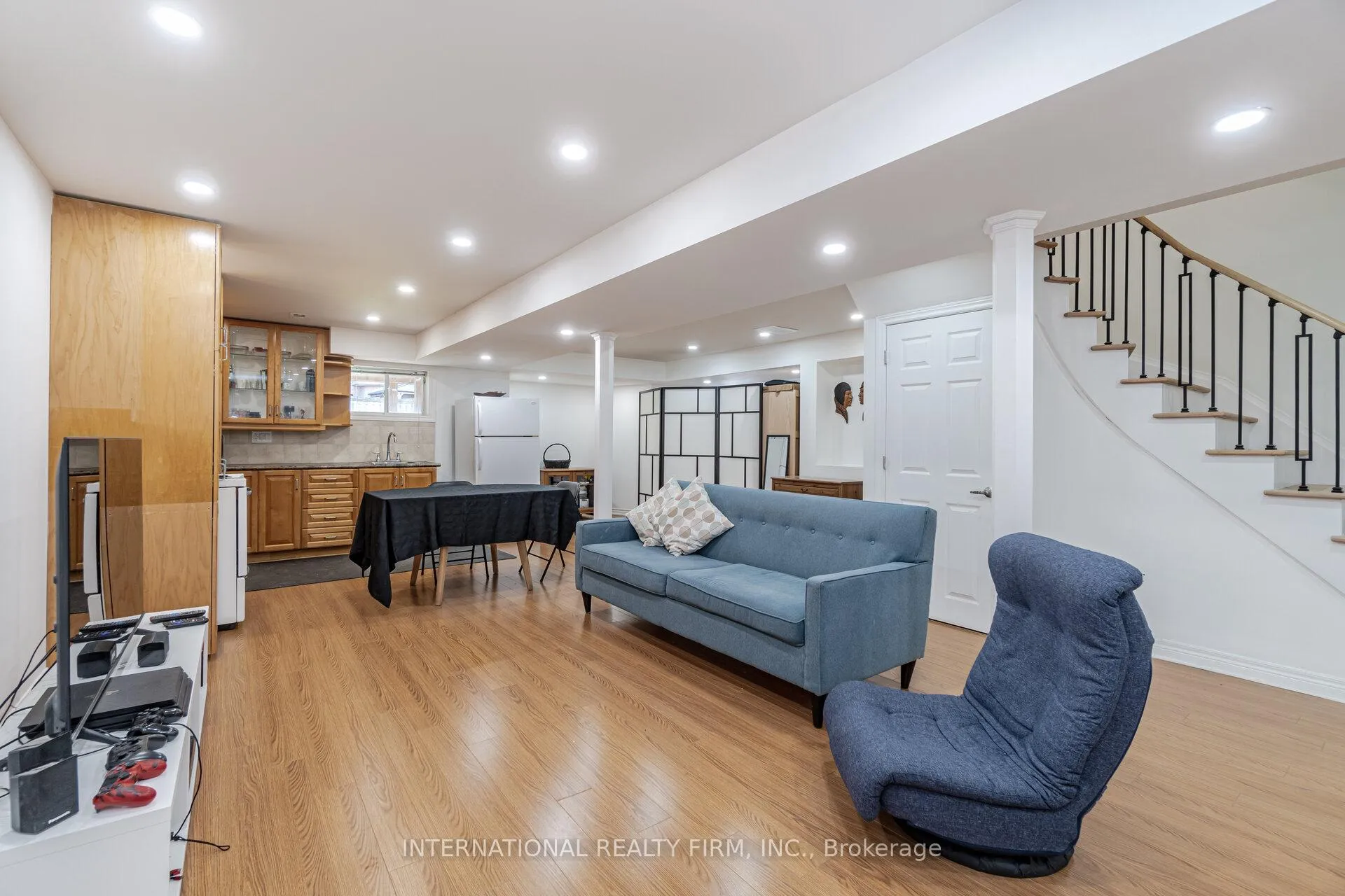 Photo 36 of 67 Rosanna Crescent, Vaughan, Maple — HOMEH