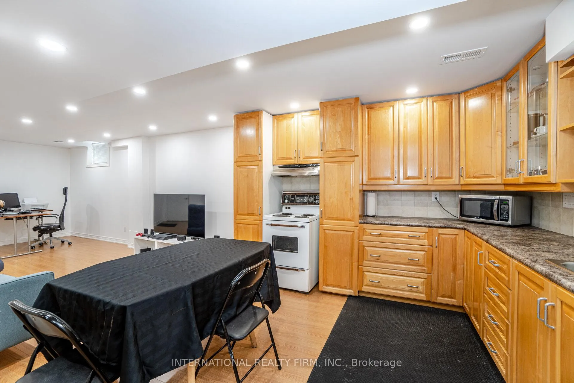 Photo 38 of 67 Rosanna Crescent, Vaughan, Maple — HOMEH