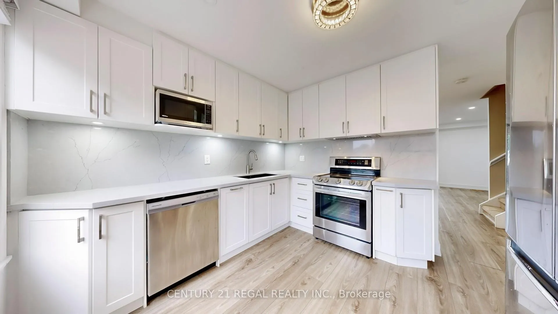 Photo 15 of 1664 John Street, Markham, Bayview Fairway-Bayview Country Club Estates — HOMEH