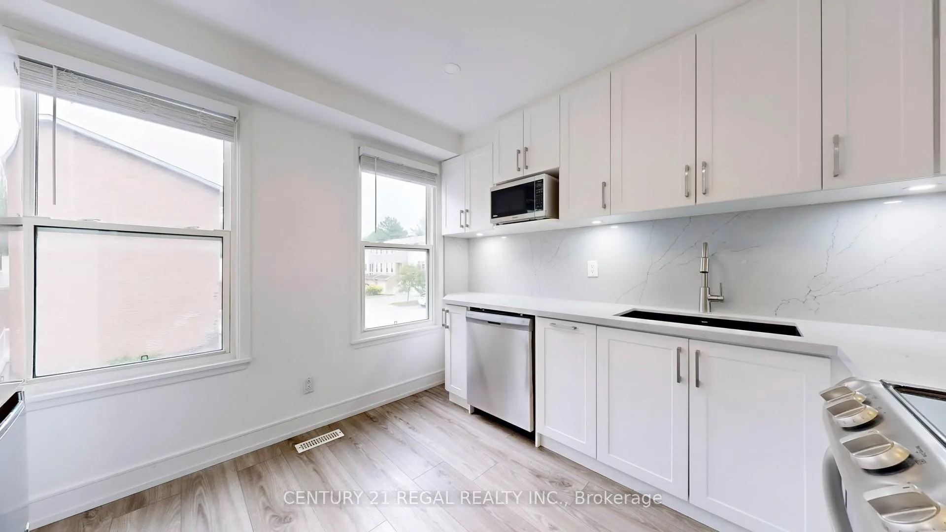 Photo 17 of 1664 John Street, Markham, Bayview Fairway-Bayview Country Club Estates — HOMEH
