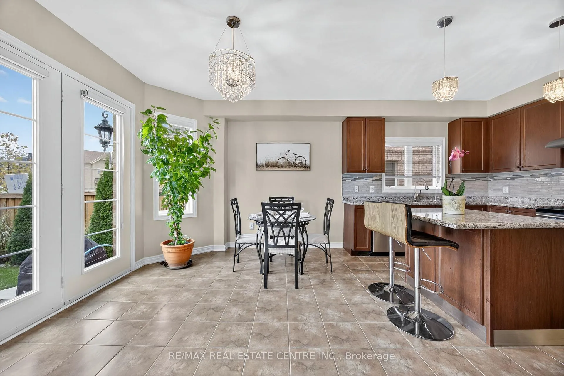 Photo 8 of 11 Fieldstone Lane Avenue, Caledon, Rural Caledon — HOMEH