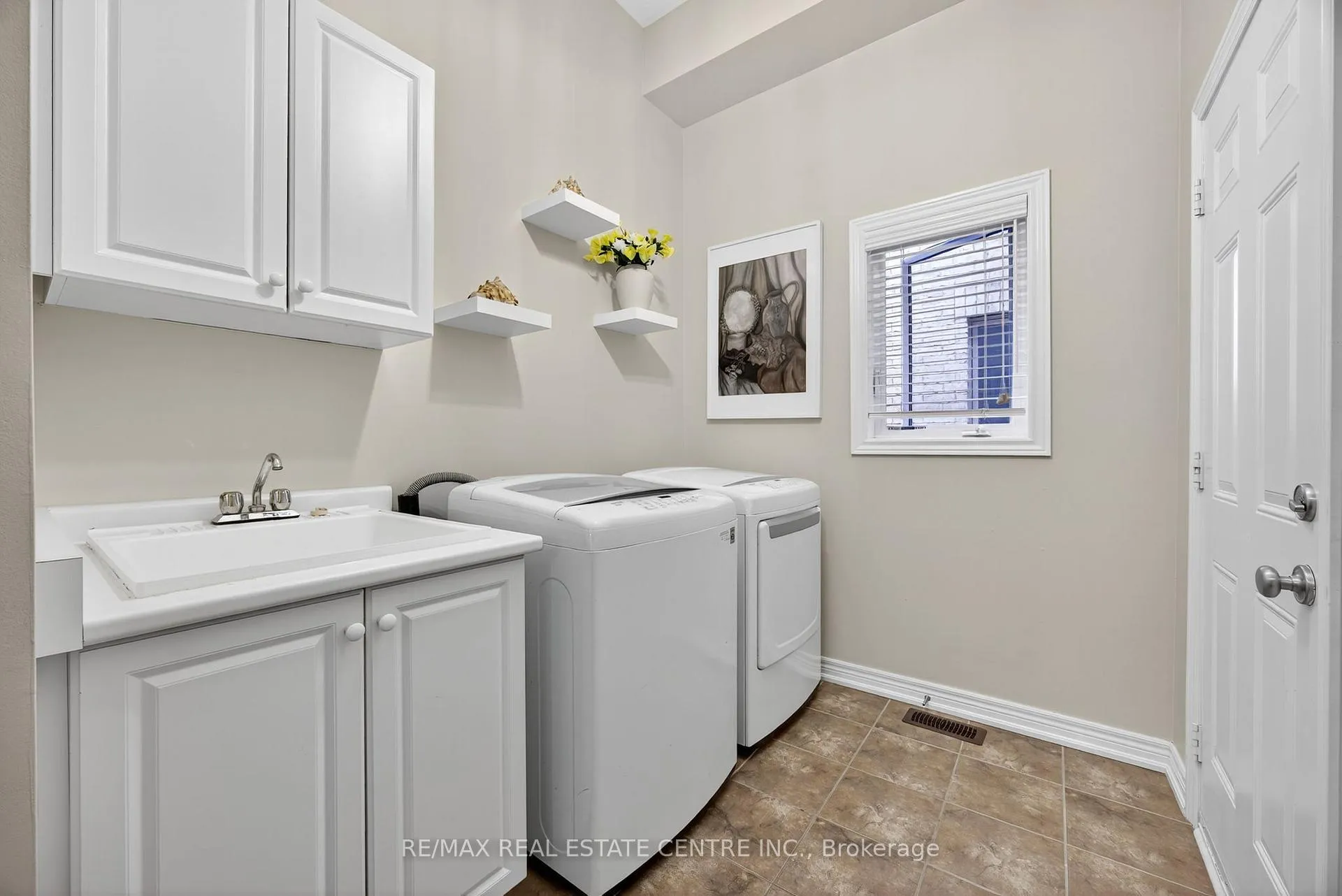 Photo 13 of 11 Fieldstone Lane Avenue, Caledon, Rural Caledon — HOMEH