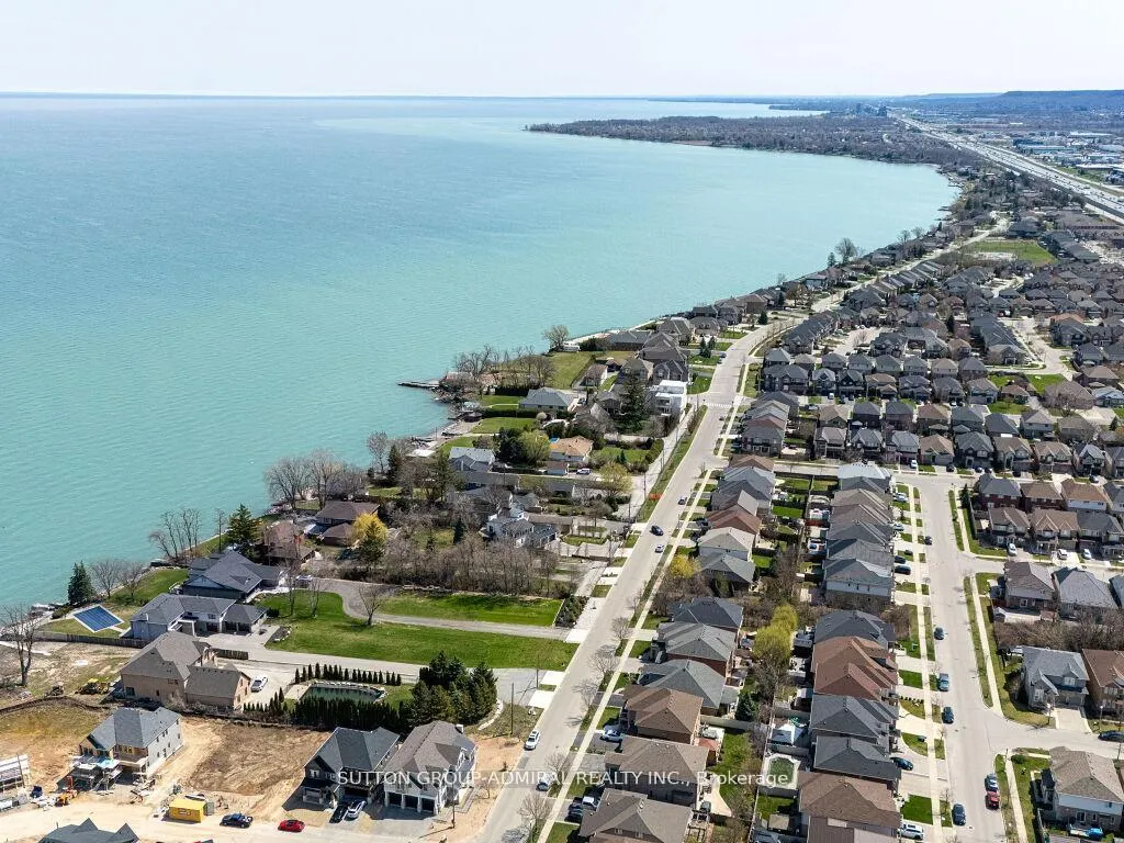 Photo 48 of 31 Palacebeach Trail, Hamilton, Stoney Creek — HOMEH