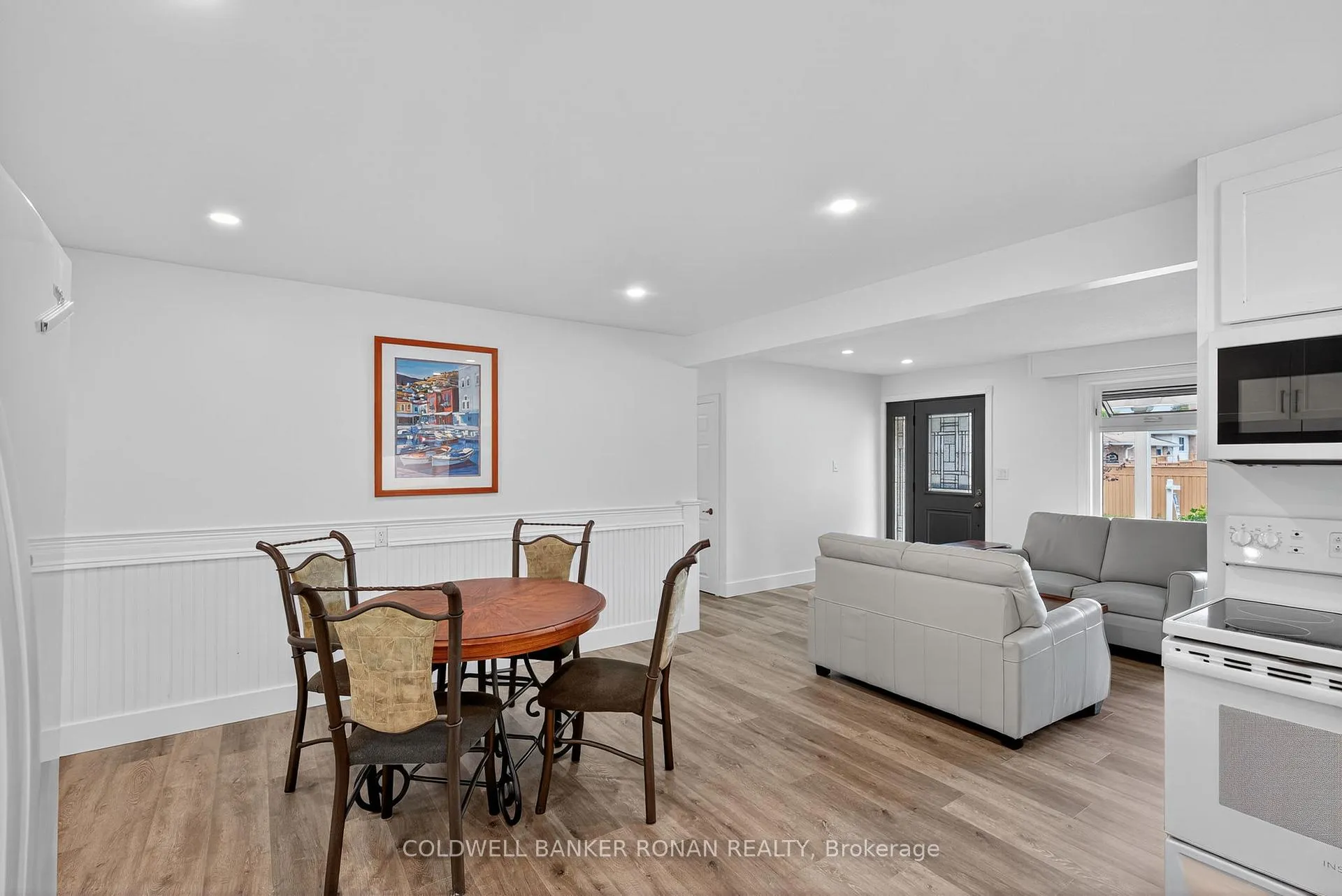 Photo 13 of 2 Lionel Stone Avenue E, New Tecumseth, Tottenham — HOMEH