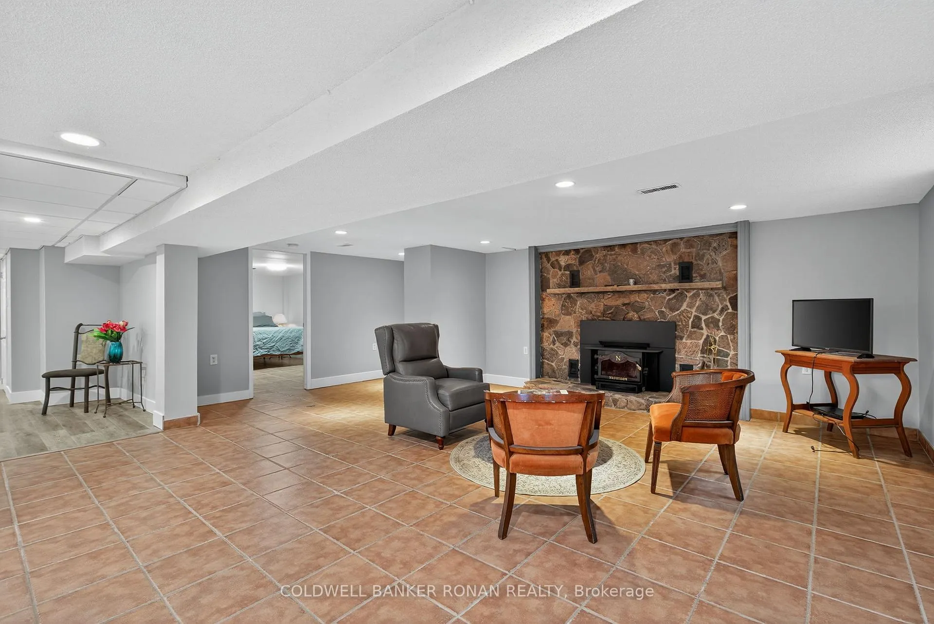 Photo 25 of 2 Lionel Stone Avenue E, New Tecumseth, Tottenham — HOMEH