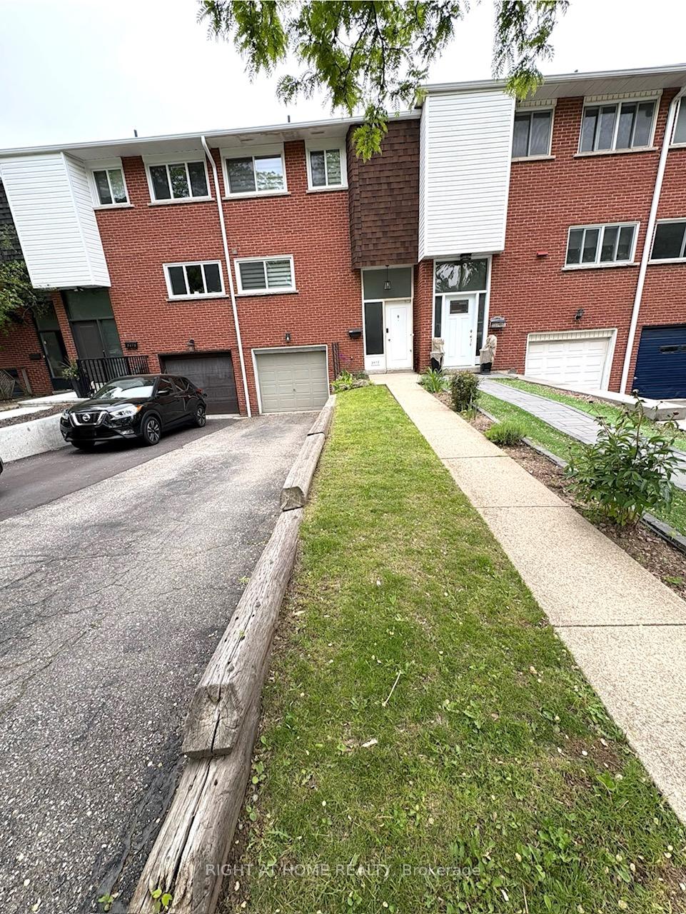 Front of 5473 schueller Crescent