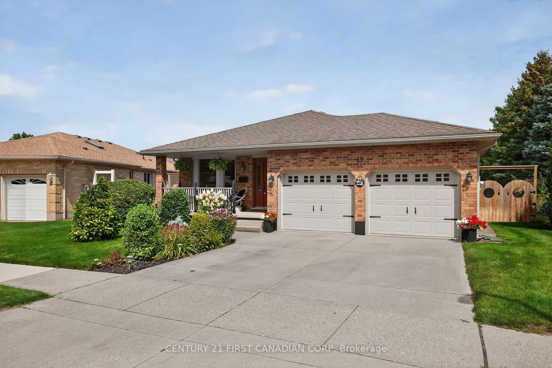Photo 1 of 19 Hemlock Boulevard, Strathroy-Caradoc, SE — HOMEH