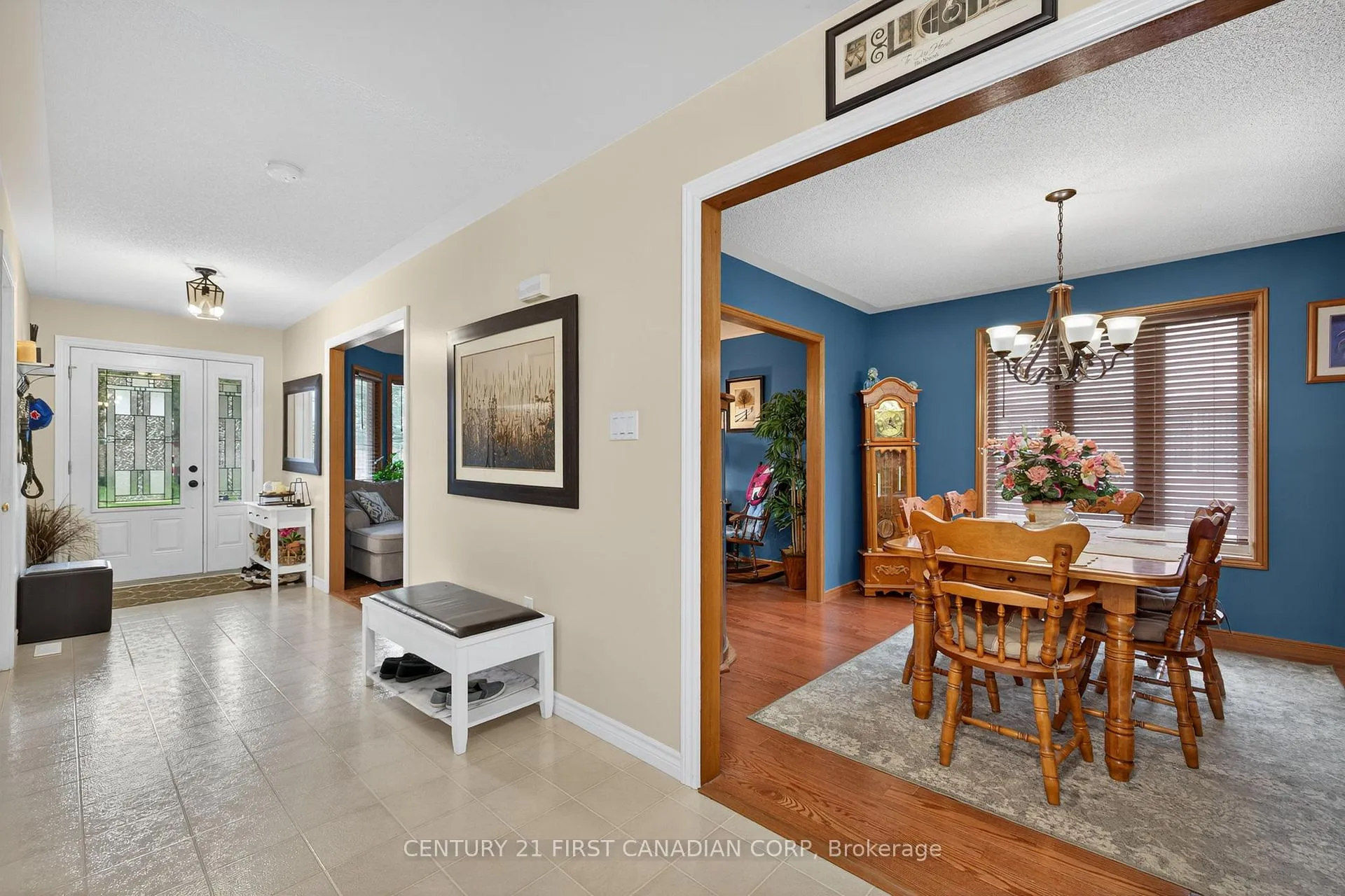 Photo 6 of 19 Hemlock Boulevard, Strathroy-Caradoc, SE — HOMEH