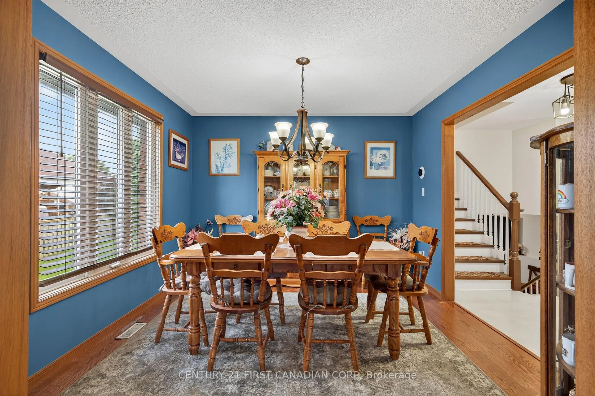 Photo 8 of 19 Hemlock Boulevard, Strathroy-Caradoc, SE — HOMEH