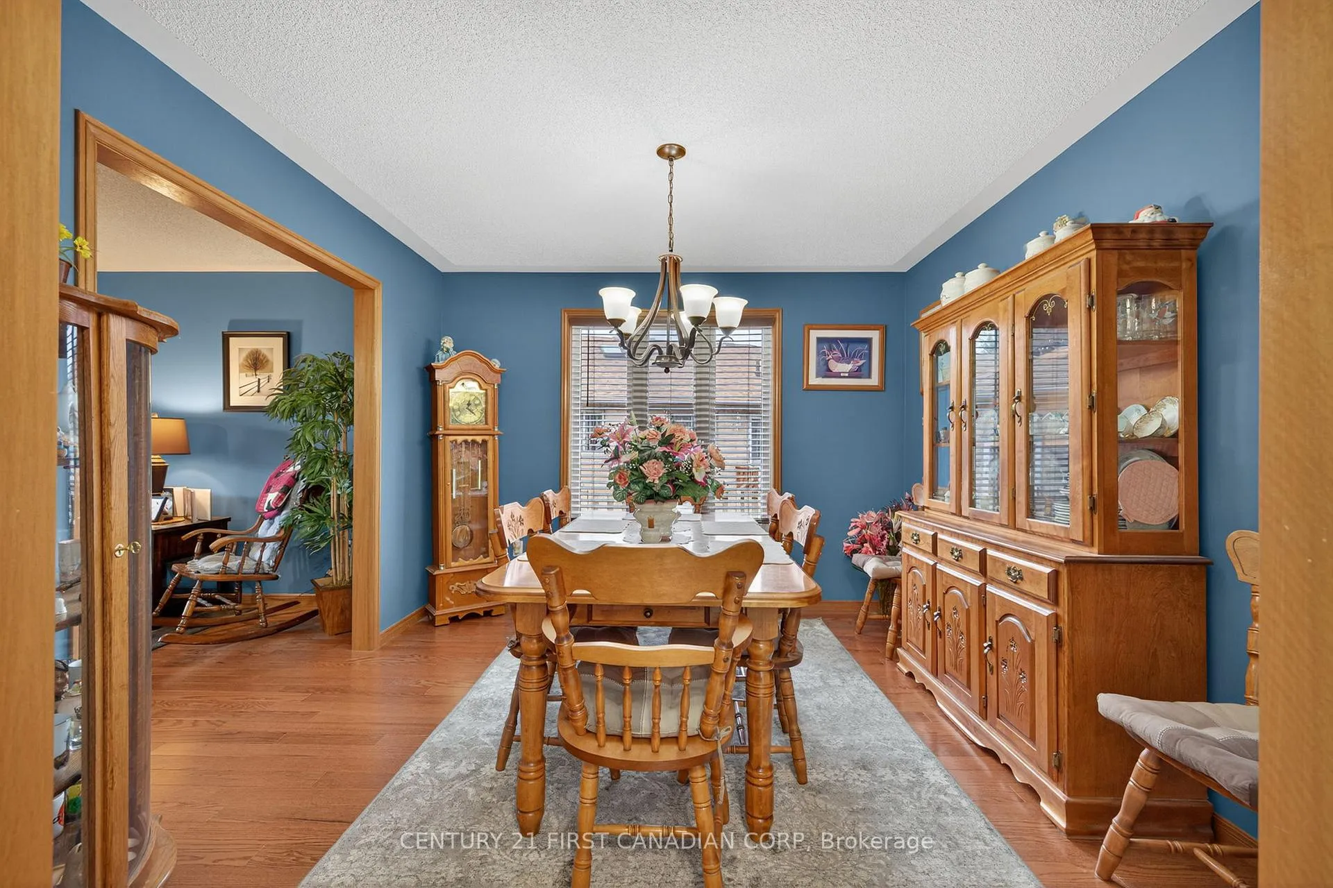 Photo 9 of 19 Hemlock Boulevard, Strathroy-Caradoc, SE — HOMEH