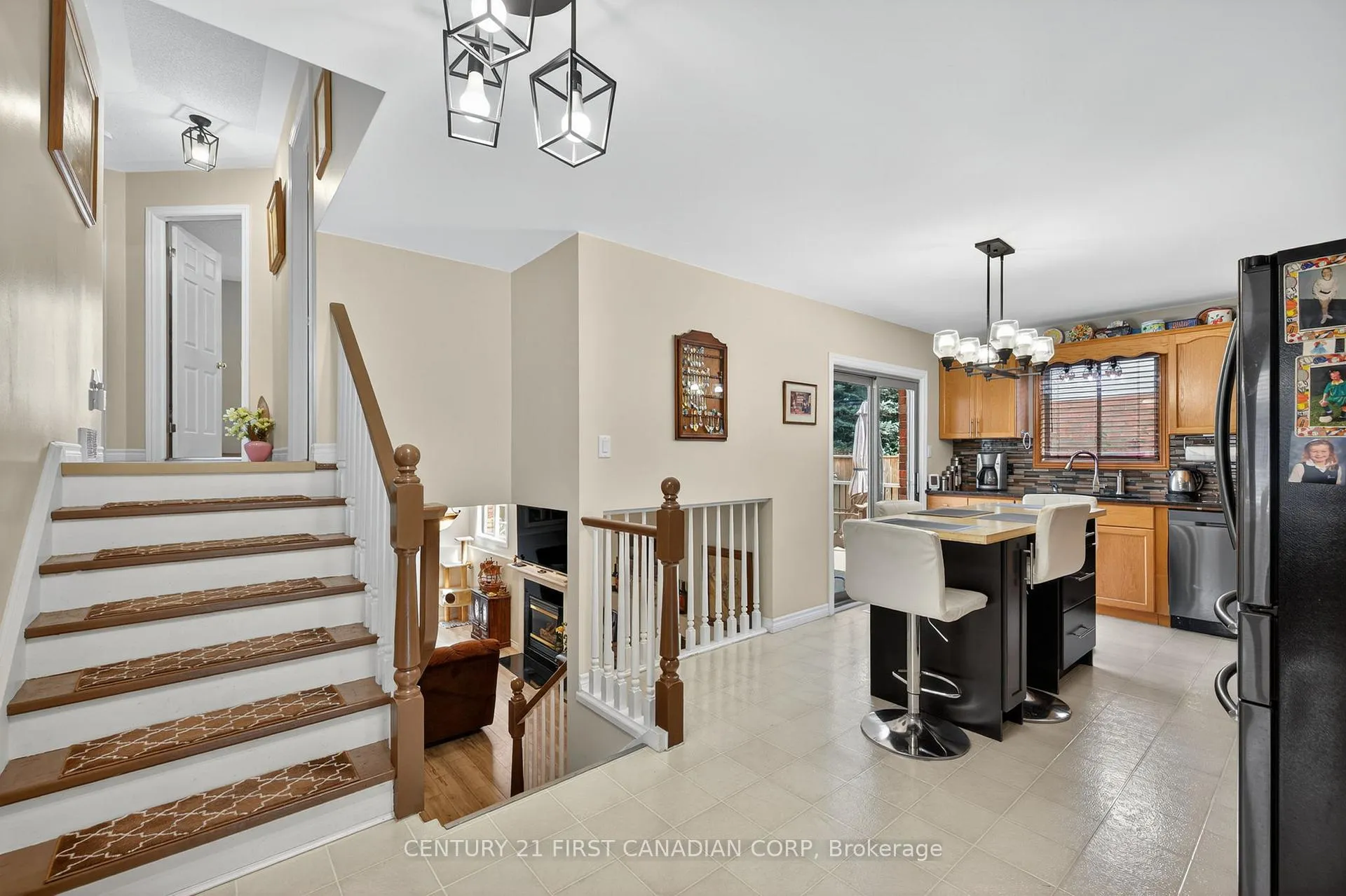 Photo 14 of 19 Hemlock Boulevard, Strathroy-Caradoc, SE — HOMEH