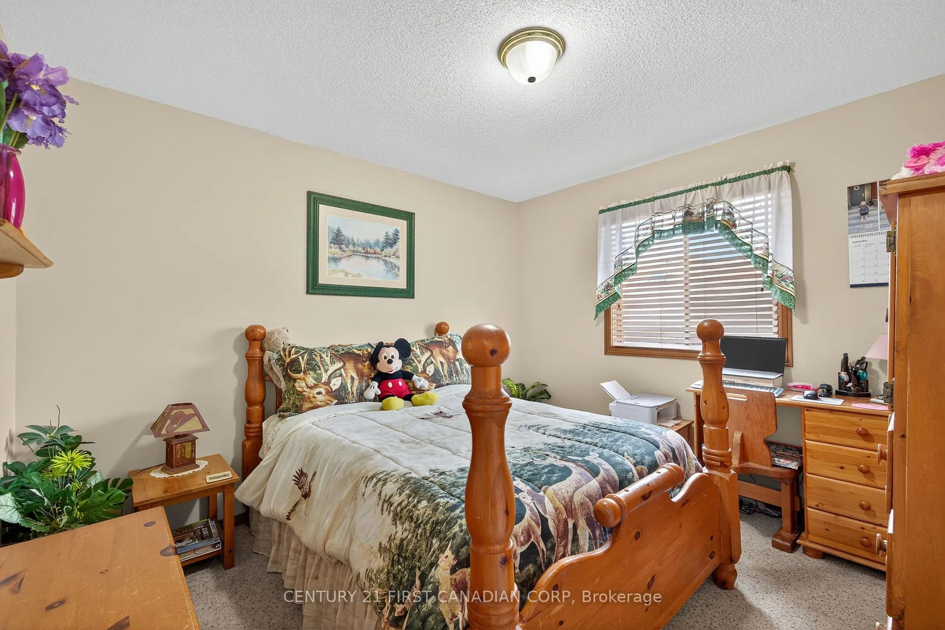 Photo 17 of 19 Hemlock Boulevard, Strathroy-Caradoc, SE — HOMEH