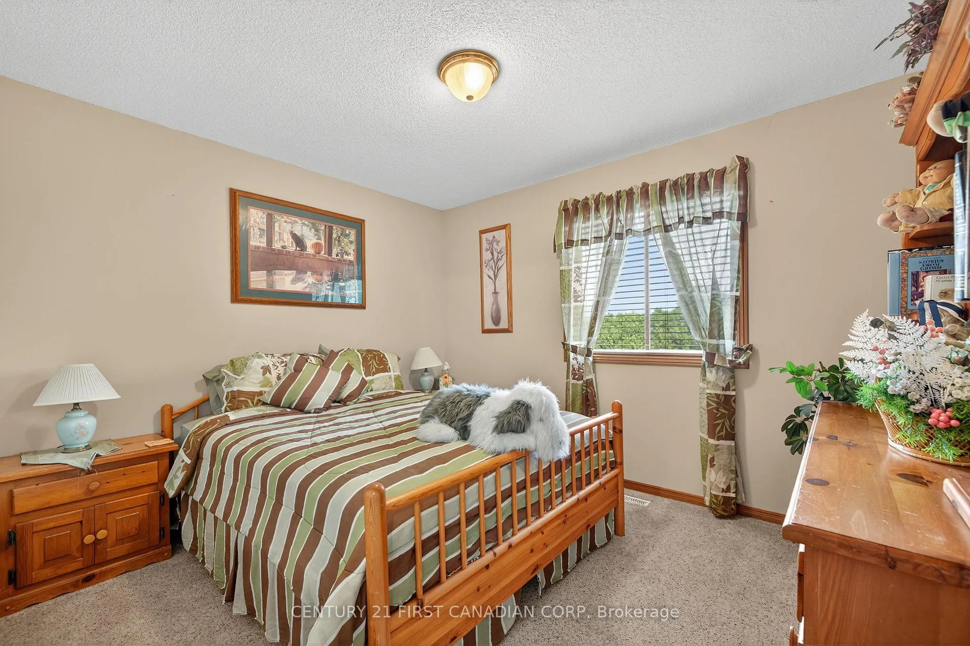 Photo 19 of 19 Hemlock Boulevard, Strathroy-Caradoc, SE — HOMEH