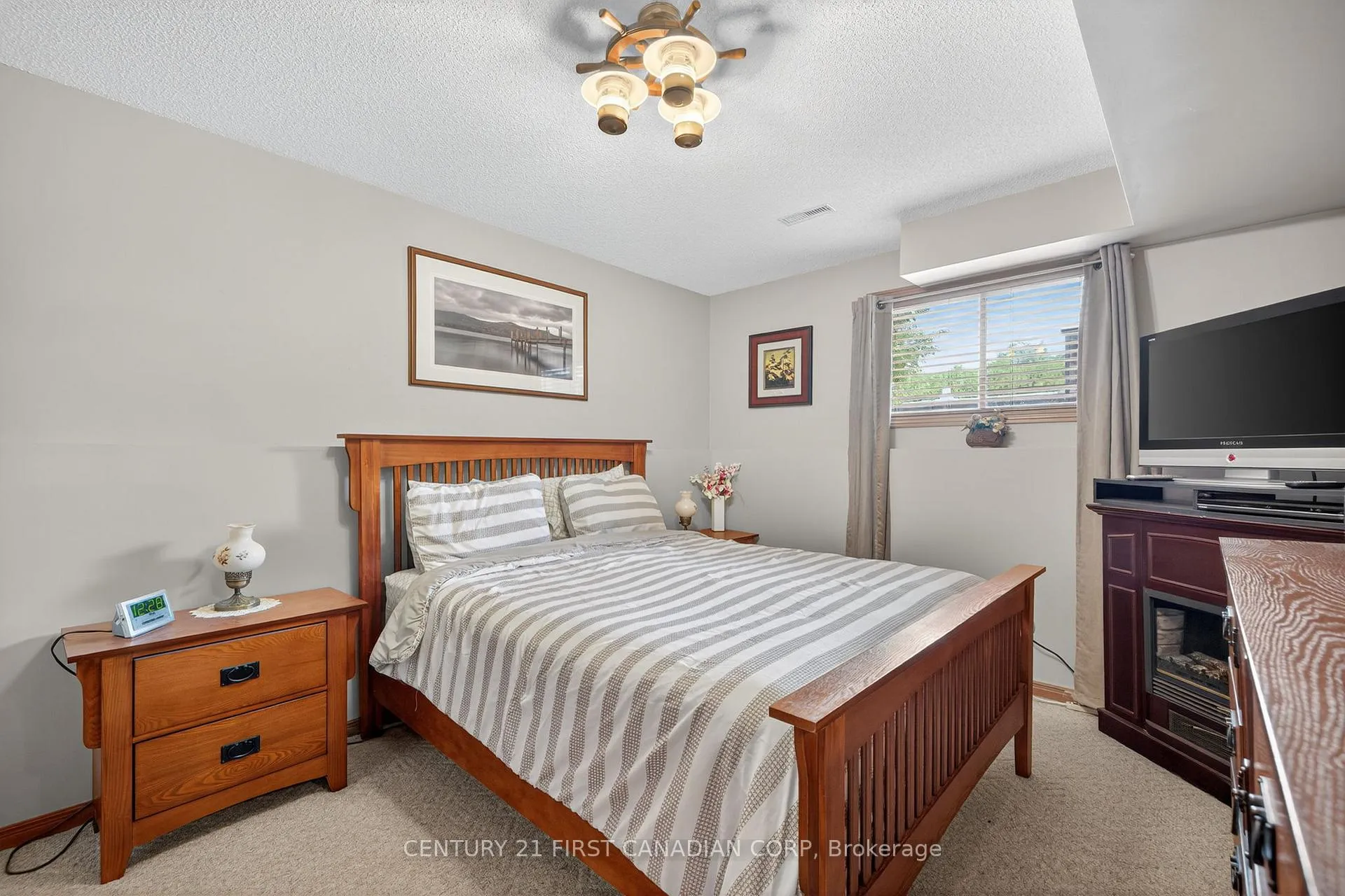 Photo 22 of 19 Hemlock Boulevard, Strathroy-Caradoc, SE — HOMEH